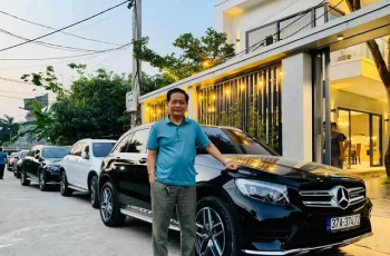 70 tuổi lái Mercedes-Benz GLC 300 gần 100.000km khắp Việt Nam, chủ xe chia sẻ: Hoàn thành ước mơ đưa vợ cả đi từ Hà Giang đến Cà Mau bằng vợ hai