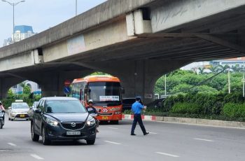 Từ nay phân luồng xe khách đi làn trong cùng đường Phạm Hùng, xe dù bến cóc “hết cửa”