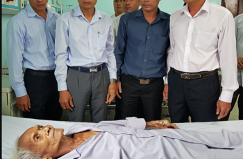 Người cha già sống đơn độc trong ngôi nhà lá siêu vẹo, 5 người con trai trưởng thành giàu có nhưng không đoái hoài, tới khi sắp nhắm mắt tất cả mới ngỡ ngàng phát hiện đống gia tài nhưng ông lại tuyên bố giao hết cho người này…