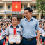 CEO tặng học bổng cho bé gái nghèo, không ngờ chính là con ruột anh chưa từng gặp mặt…