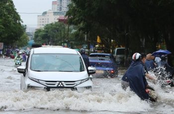 Biển Đông khả năng sắp đón bão gây mưa lớn xối xả ở miền Bắc