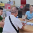 Có 3 sổ tiết kiệm, cụ ông 79 tuổi chỉ rút 1 quyển để chuyển khoản 200 triệu đồng: Nhân viên Agribank nhận giao dịch, rồi báo công an