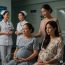 Mẹ chồng và con dâu cùng có thai 1 trong lúc chồng và bố chồng đi vắng… ngày họ hạ sinh, hàng xóm đưa đi viện thì mới tá hỏa phát hiện ra