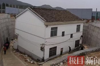 Nhất quyết không chịu di dời dù được đền bù tiền t:ỷ, ngôi nhà sẵn sàng “đứng một mình” giữa đường cao tốc nhận số phận như thế nào sau nhiều năm?