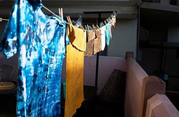 Đêm đến, ông bà cấm giặt quần áo: Tưởng mê tín, ai ngờ đúng đến từng chữ