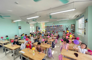 Dù được miễn học phí nhưng học sinh vẫn phải đóng những khoản tiền này trong năm học tới