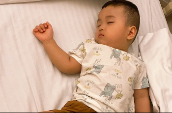 Tại sao trẻ ngủ thiếp đi sau khi bị đánh? Sự thật đau lòng quá bố mẹ ơi!