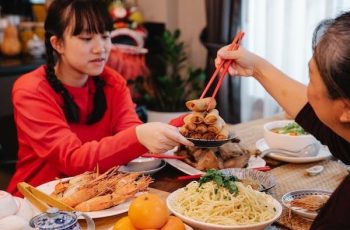 Thầy tướng nói: “Tướng ăn quan trọng hơn tướng mặt, từ cách ăn nhìn rõ bản chất của một con người”