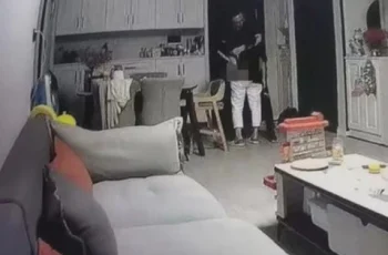 Lắp camera nhưng chưa kịp báo với chồng, nghỉ trưa mở lên xem tình hình trong nhà, tôi rụng rời tay chân với cảnh tượng trước mắt