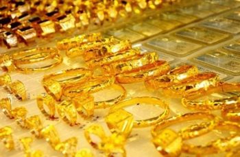 Giá vàng hôm nay (chiều 31-10): Neo ở ngưỡng cao