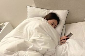 Hai thứ trên giường bẩn gấp 17.000 lần bệ ngồi bồn cầu nhưng tối nào bạn cũng dùng khi ngủ