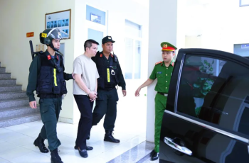 NÓNG: Bắt chồng Đoàn Di Băng NÓNG: Bắt chồng Đoàn Di Băng