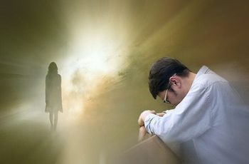 Người đã khuất xuất hiện trong giấc mơ của bạn, điều đó có nghĩa gì: Câu trả lời khiến nhiều người được an ủi