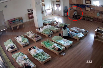 Không ngờ cảnh tượng này lại xảy ra trong giờ ngủ trưa ở trường mẫu giáo Không ngờ cảnh tượng này lại xảy ra trong giờ ngủ trưa ở trường mẫu giáo