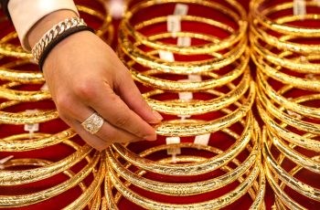 Giá vàng hôm nay 6/11/2025: SJC đảo chiều tăng tới gần 1 triệu/lượng