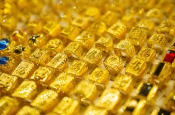 Giá vàng hôm nay 20/11/2025: Vàng thế giới vọt tăng, SJC và nhẫn trơn nóng dần