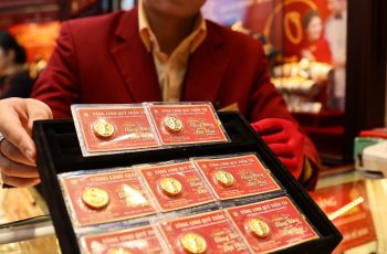 Giá vàng hôm nay 28/11/2025 neo trên đỉnh cao, phát tín hiệu đảo chiều