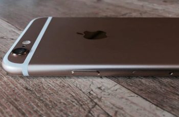 Khi Đặt Điện Thoại Xuống Bàn, Hãy Luôn Nhớ Úp Màn Hình, Đừng Lật Ngửa, Hiểu Được Tại Sao Sẽ Khiến Bạn Bất Ngờ Thán Phục Khi Đặt Điện Thoại Xuống Bàn, Hãy Luôn Nhớ Úp Màn Hình, Đừng Lật Ngửa, Hiểu Được Tại Sao Sẽ Khiến Bạn Bất Ngờ Thán Phục