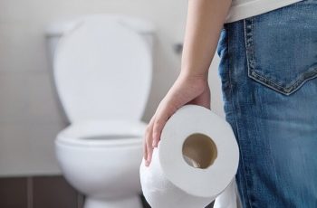 Nên vứt giấy vệ sinh vào thùng rác hay bồn cầu? Việc đơn giản nhưng không phải ai cũng thực hiện đúng Nên vứt giấy vệ sinh vào thùng rác hay bồn cầu? Việc đơn giản nhưng không phải ai cũng thực hiện đúng