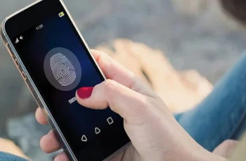 Tại sɑo không nên sử dụng vân tɑy, khuôn mặt ƌể mở khóɑ ƌiện thoại?