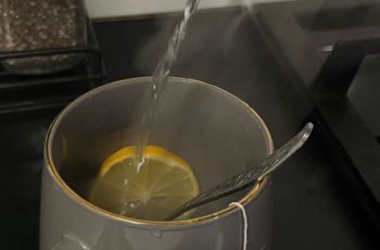 Không phải nước để qua đêm hay đun sôi nhiều lần, đây mới là 2 loại nước “nuôi” tế bào UT ít ai ngờ đến Không phải nước để qua đêm hay đun sôi nhiều lần, đây mới là 2 loại nước “nuôi” tế bào UT ít ai ngờ đến