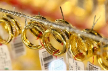 Giá vàng hôm nay (5/2) tiếp đà tăng, vượt 180 triệu đồng/lượng Giá vàng hôm nay (5/2) tiếp đà tăng, vượt 180 triệu đồng/lượng