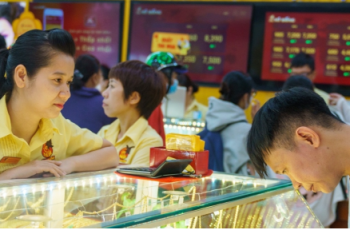 Giá vàng hôm nay 7/2/2026 bật tăng dữ dội, vàng áp sát 180 triệu/lượng Giá vàng hôm nay 7/2/2026 bật tăng dữ dội, vàng áp sát 180 triệu/lượng