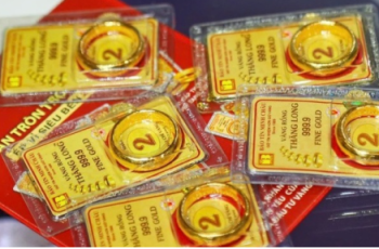 Mùng 4 tết, giá vàng tăng 300.000 đồng một lượng Mùng 4 tết, giá vàng tăng 300.000 đồng một lượng
