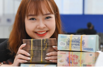 Ngân hàng chơi lớn sau Tết: đồng loạt tăng lãi suất, còn tặng vàng cho người gửi tiền Ngân hàng chơi lớn sau Tết: đồng loạt tăng lãi suất, còn tặng vàng cho người gửi tiền