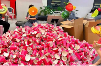 Tiêu hủy 9.000 ly trà sữa của một thương hiệu nổi tiếng Tiêu hủy 9.000 ly trà sữa của một thương hiệu nổi tiếng